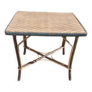 Serving table