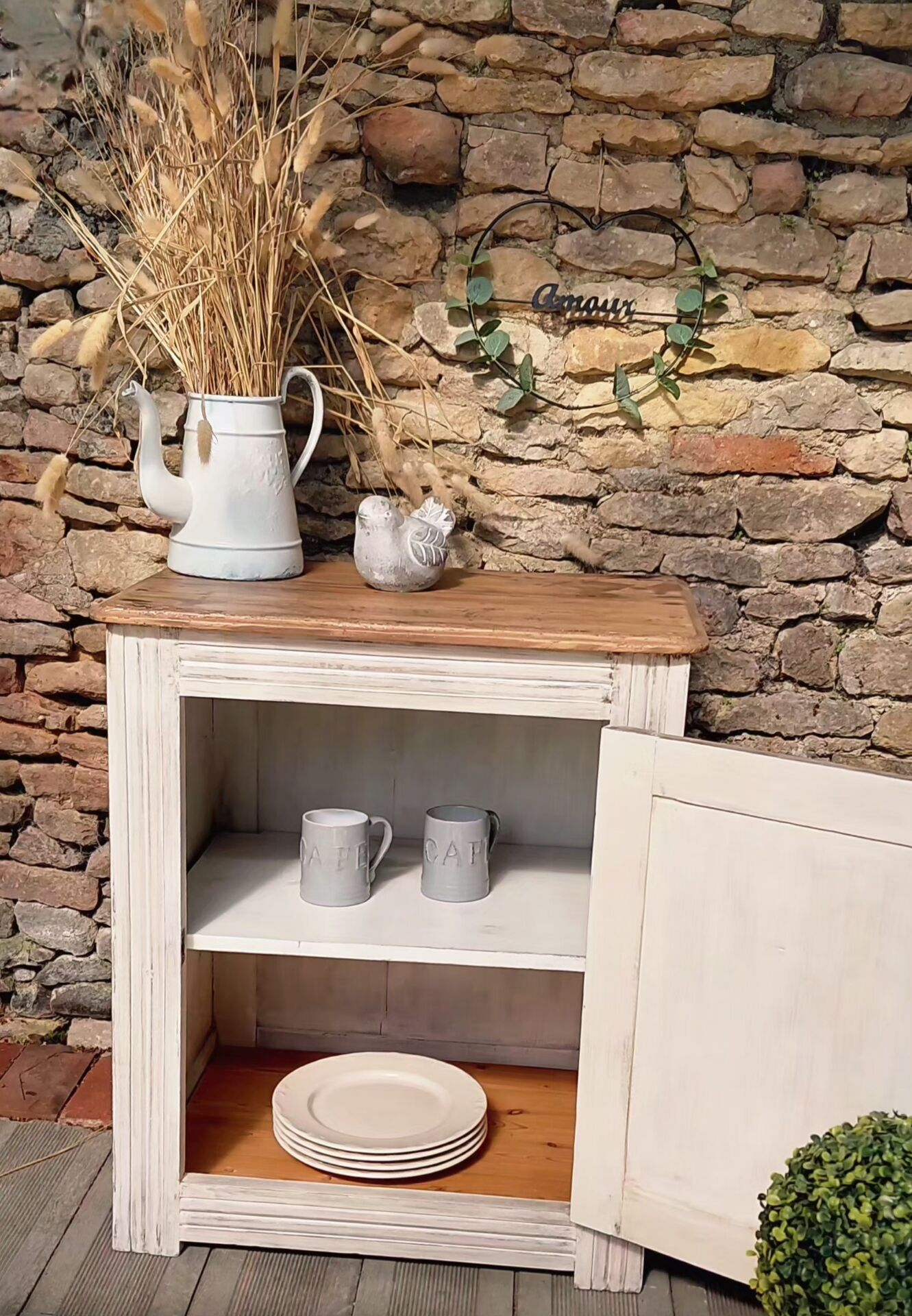 Petit buffet ancien