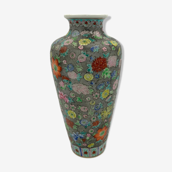 Ancient porcelain vase from China, painted decoration of flowers - 20th century