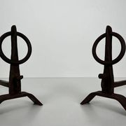 Paire de Chenets Modernistes en Fer Forgé à Anneaux de Couronnement et Base