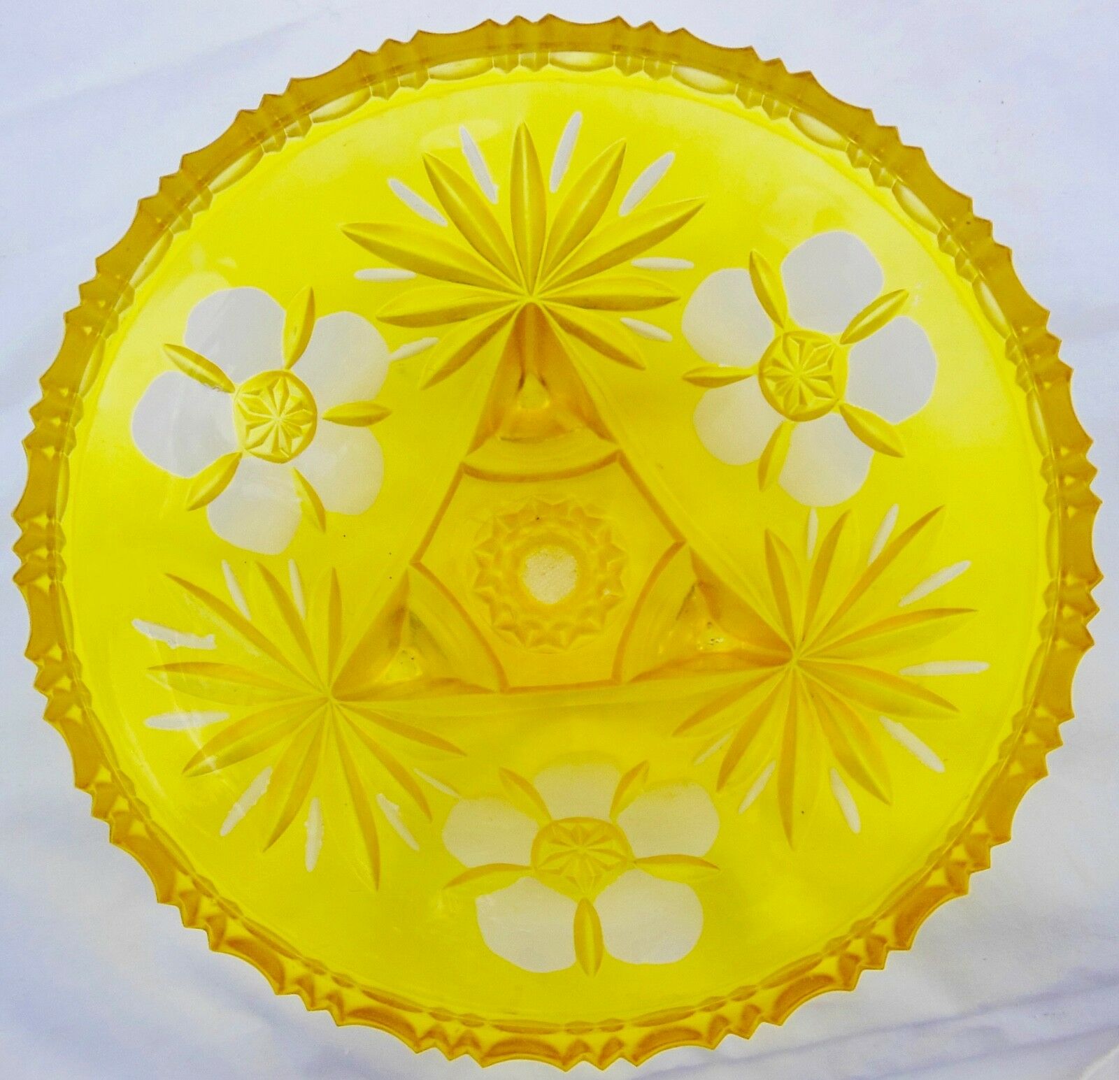 Tripod cut in cut yellow crystal and acid clear art deco Baccarat