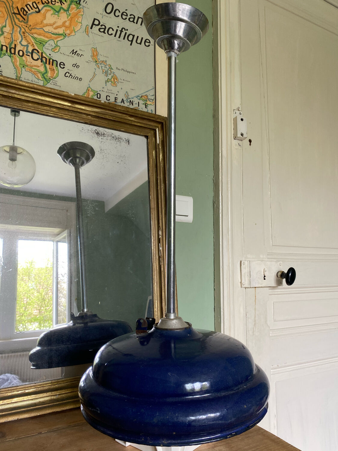Suspension émaillée bleue
