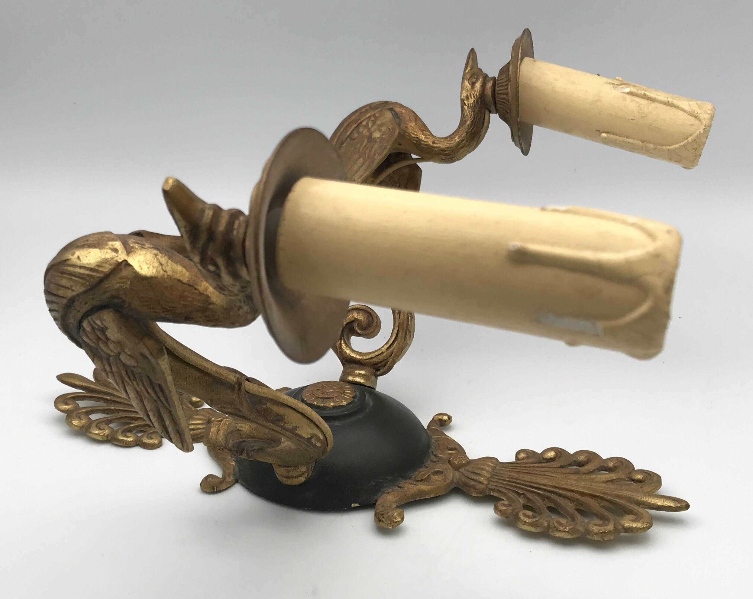 Ancienne applique murale en bronze bras à décor de cygnes et palmettes style empire