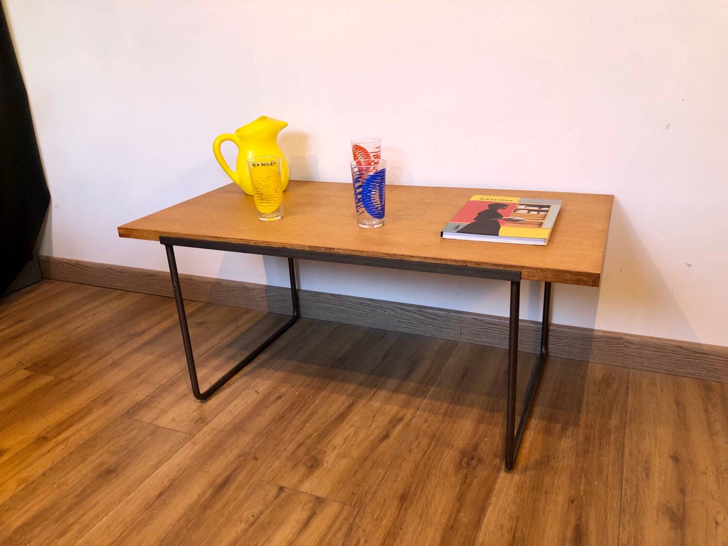 Table basse moderniste