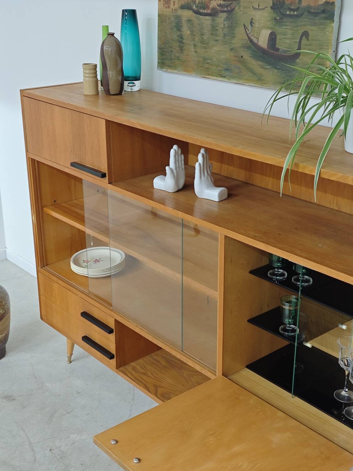 Buffet Vaisselier en bois blond Libena , ex Tchécoslovaquie 1970