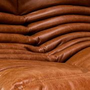 Sofa Togo en cuir cognac attribué à Michel Ducaroy pour Ligne Roset.