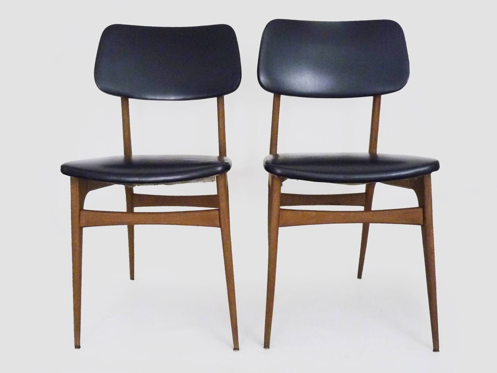 Pair of Scandinavian chairs in beech wood and skai from the 50s