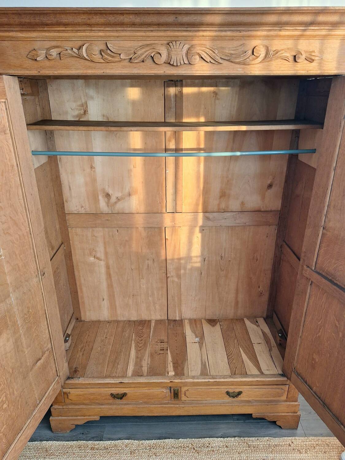 Armoire ancienne , meuble penderie vintage