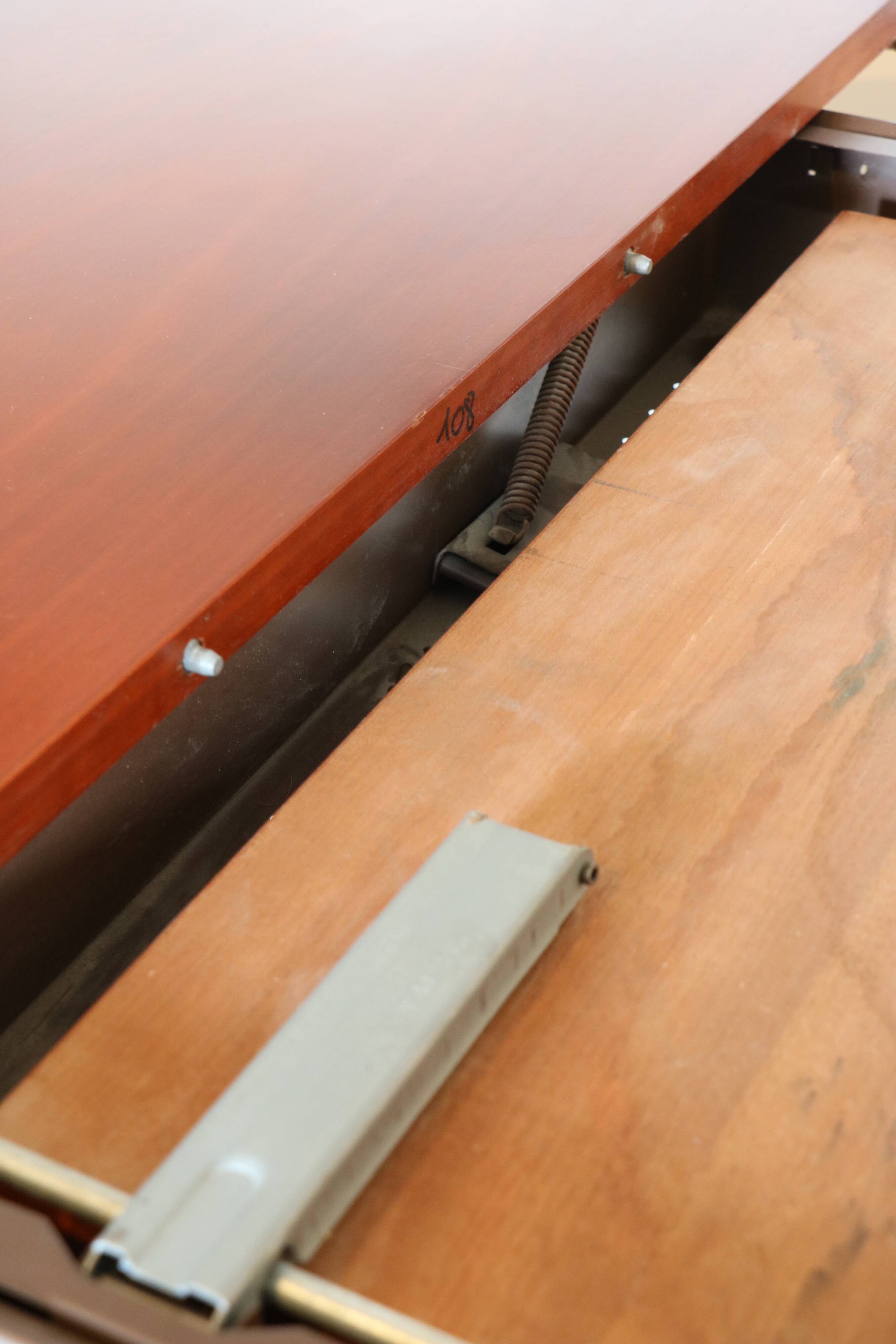 Extendable round table butterfly system 1970