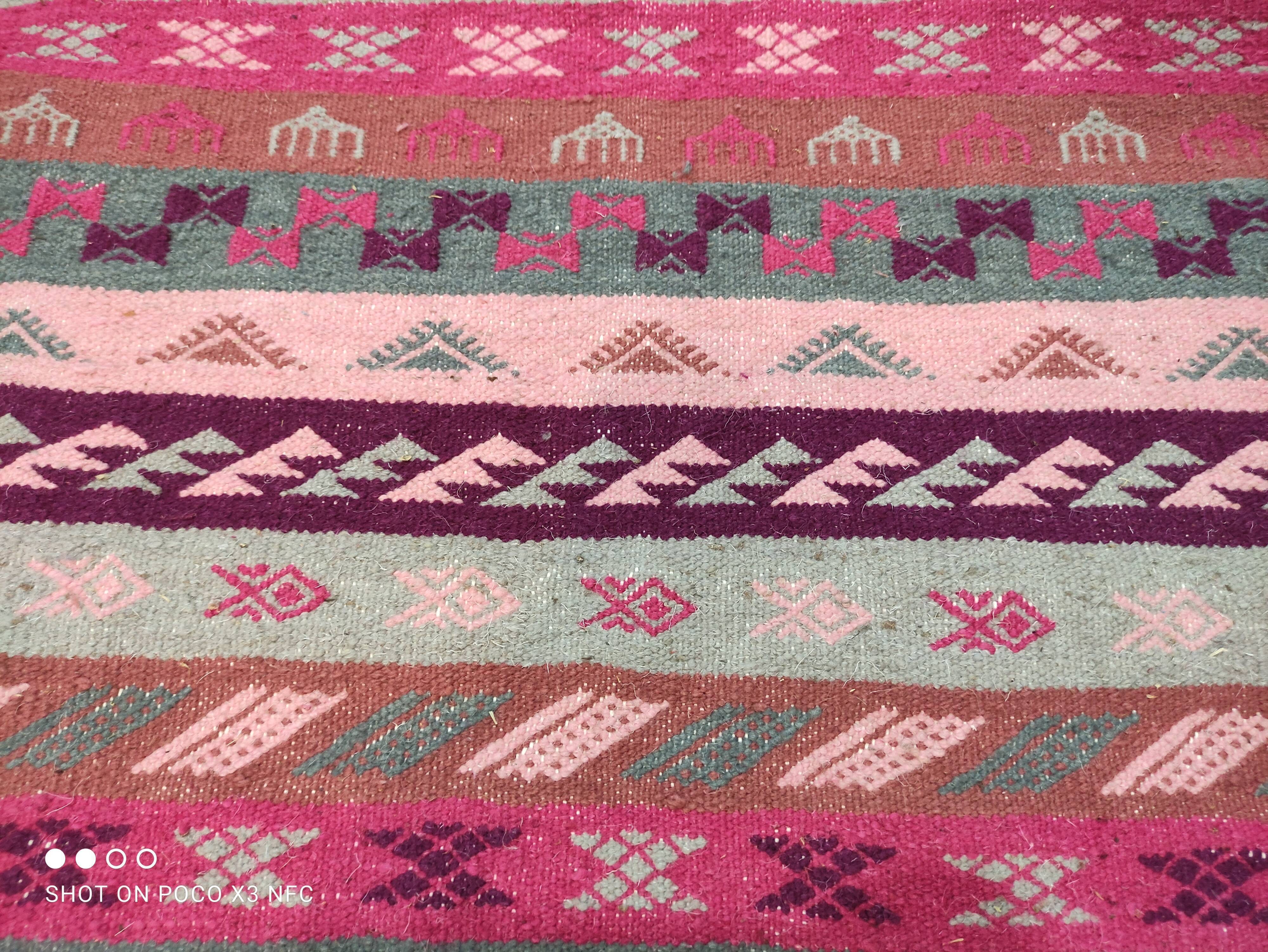 Striped pink carpet, Moroccan kilim carpet Berber carpet made entirely by hand beni ourain carpet