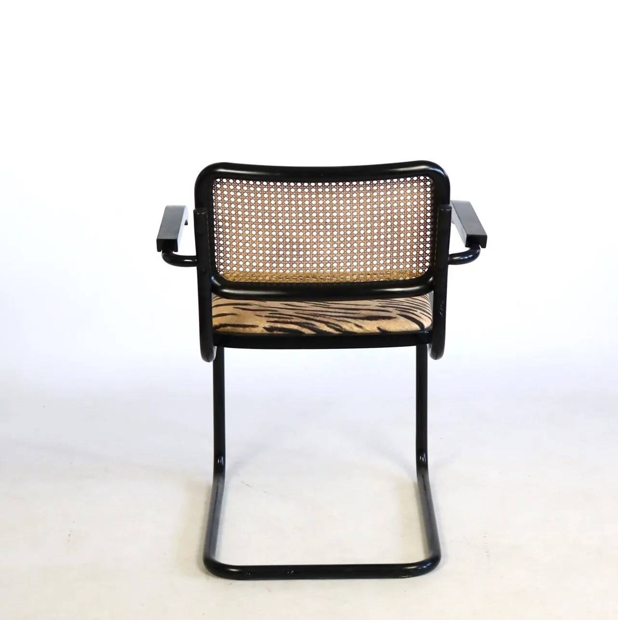 Chaise B64 tissu léopard