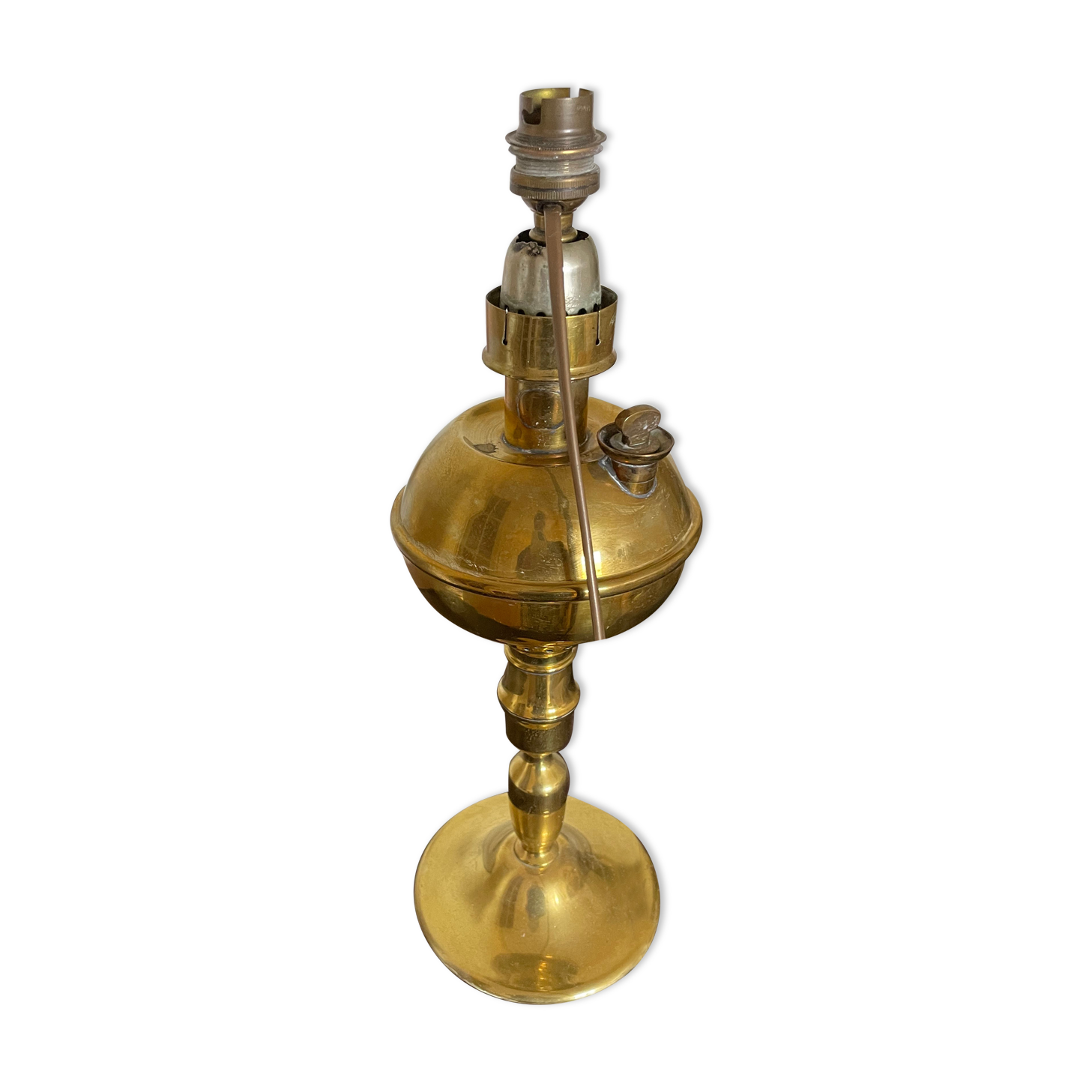 Electrified copper kerosene lamp