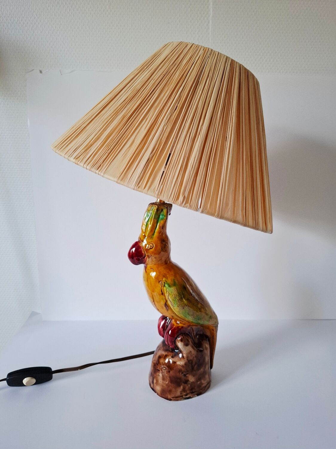 Zoomorphic ceramic lamp