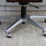 Vintage swivel office armchair in black leather and wood by Giroflex 60s