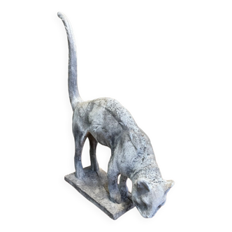 Reconstructed stone garden cat