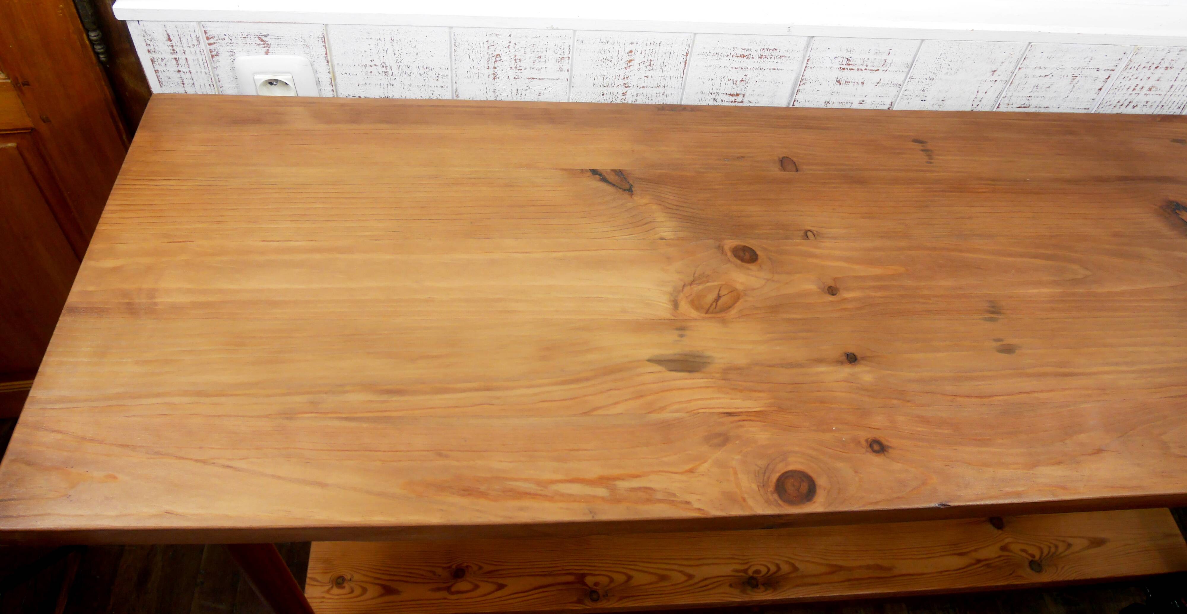 Iron and wood table, professional furniture