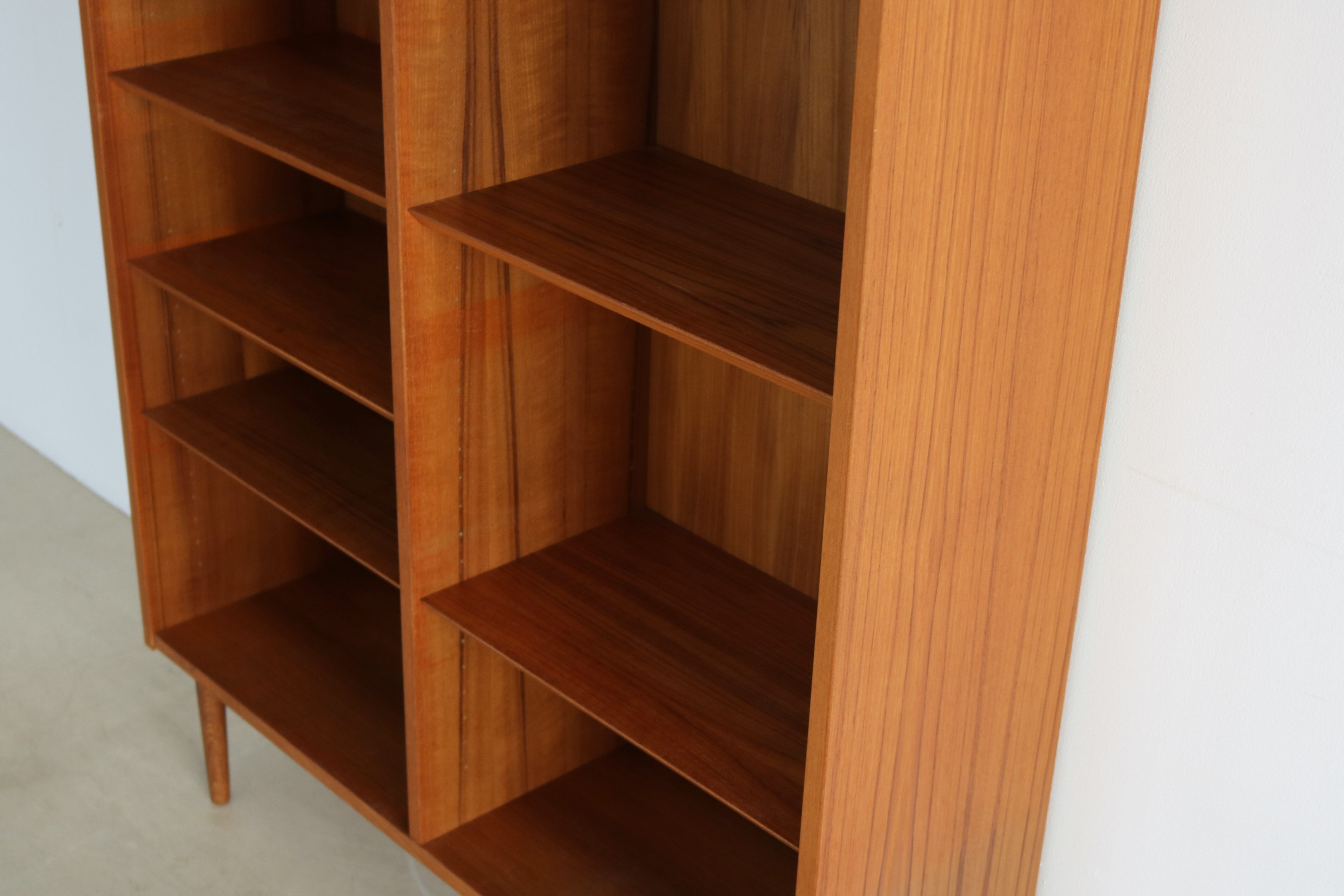 Vintage bookcase | cabinet | 60s Hundevad
