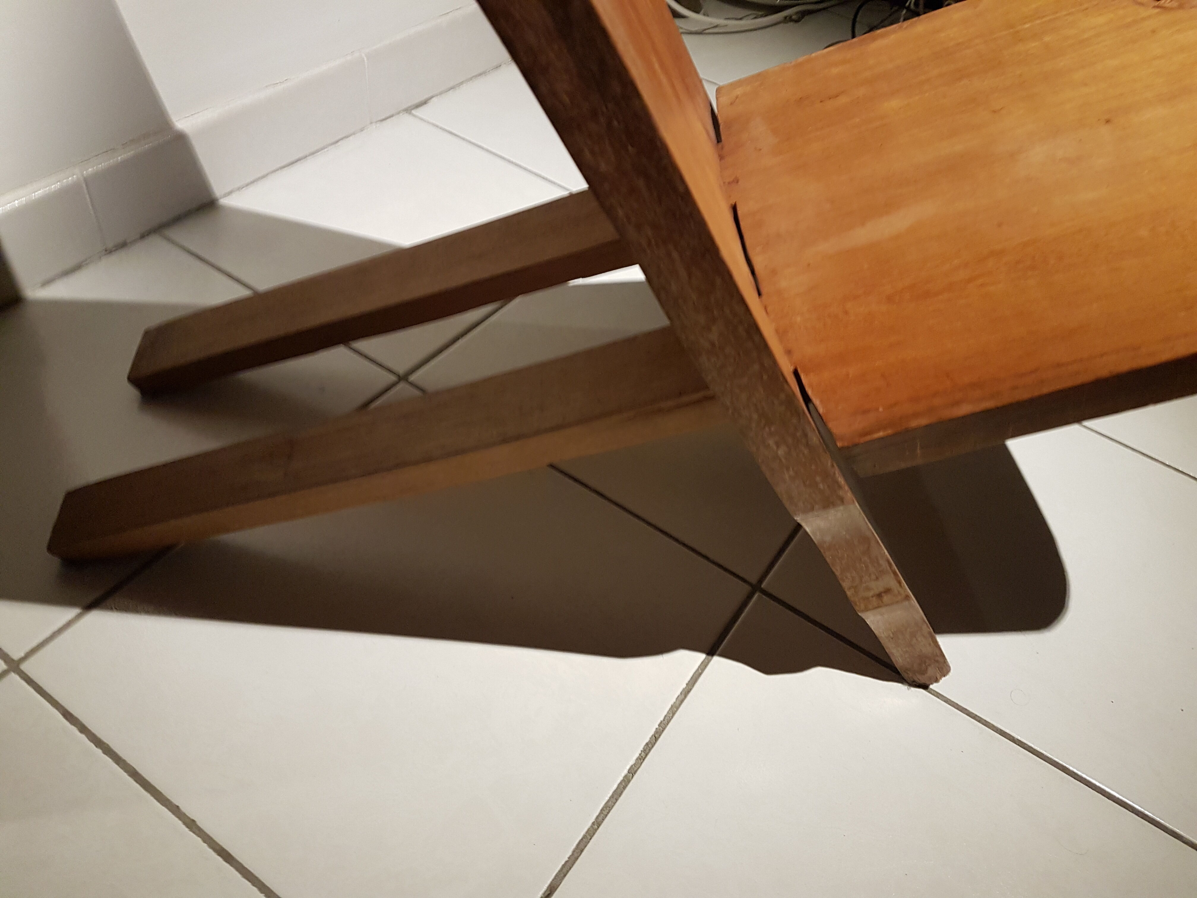 Solid wood palaver chair