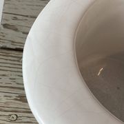 Ceramic hat-shaped cache-pot