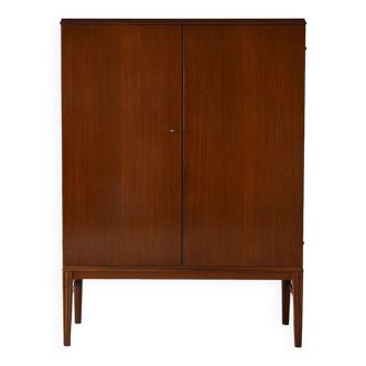 Mahogany cabinet with drawers