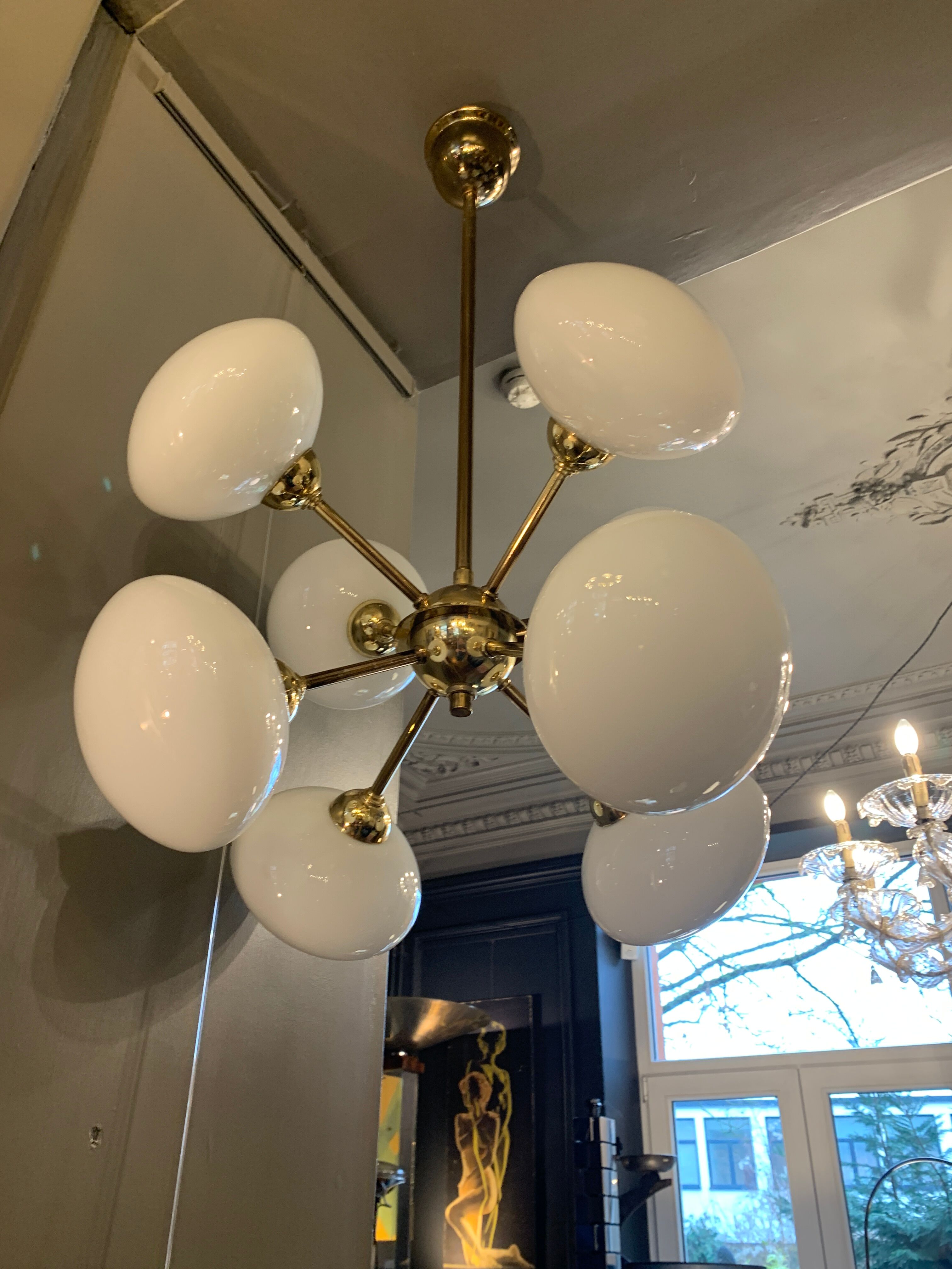 Chandelier pendant lamp design sputnik in golden brass, 8 globes balls opaline glass, ca 1970s