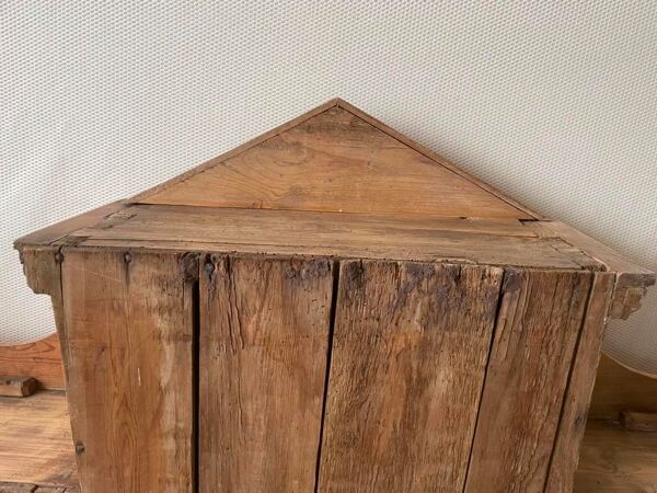 Meuble de sacristie en pin anglais