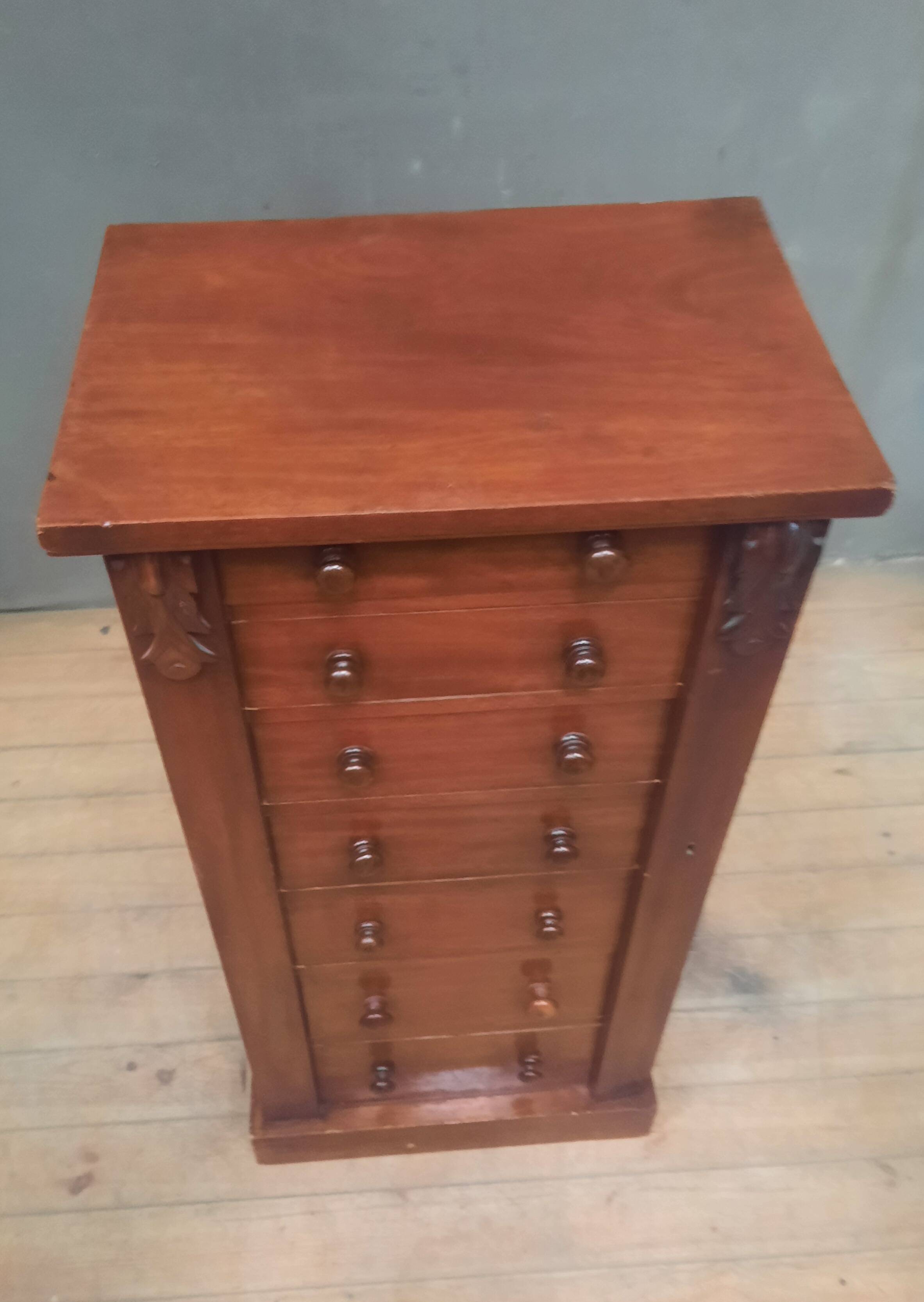 Mahogany veneer seminar