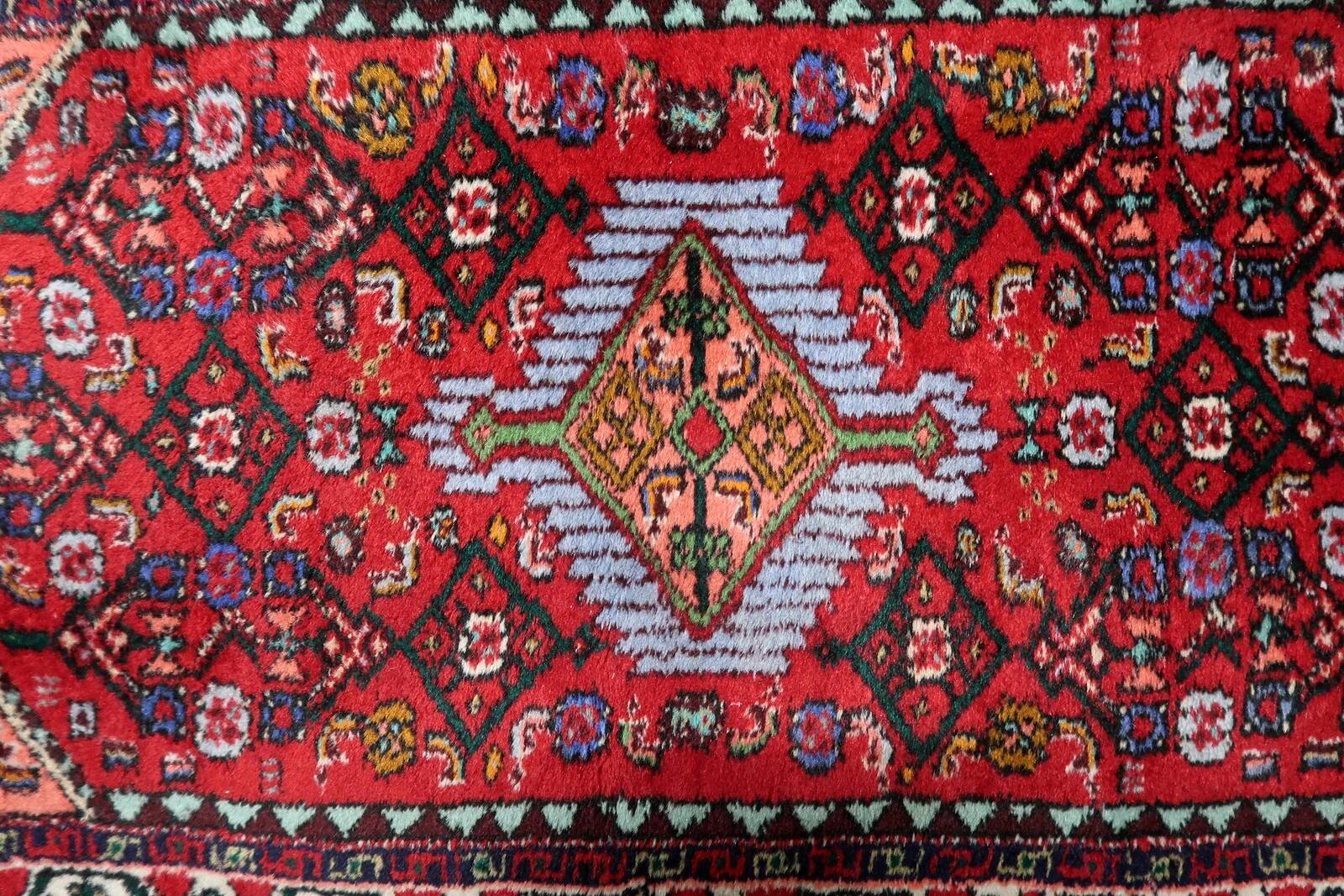 1960s Handmade Wool Rug with Red Medallion, 63 × 91 cm - 1C1289