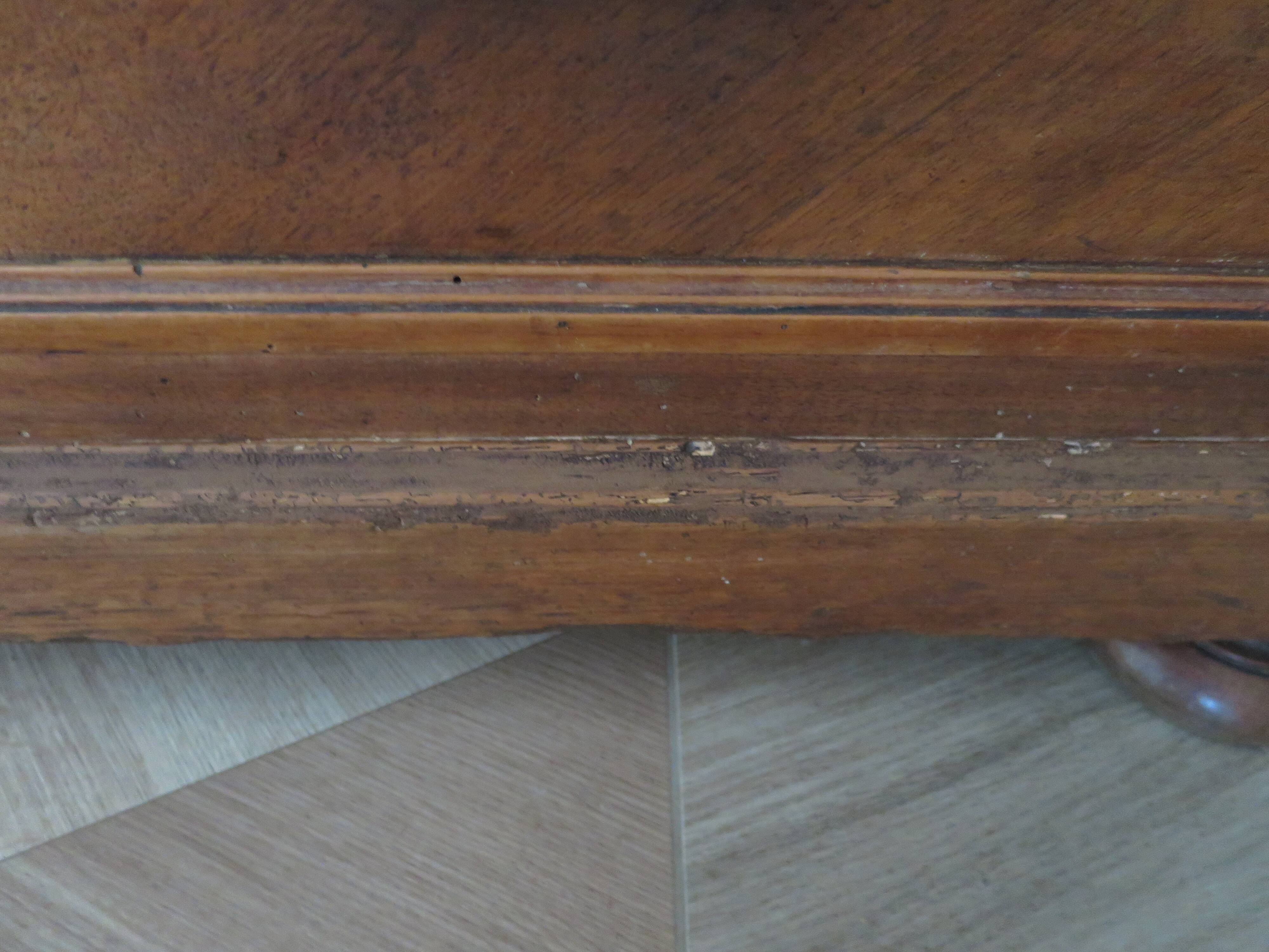 Louis Philippe style chest of drawers with 4 drawers in solid walnut and marble, 1900-1950.
