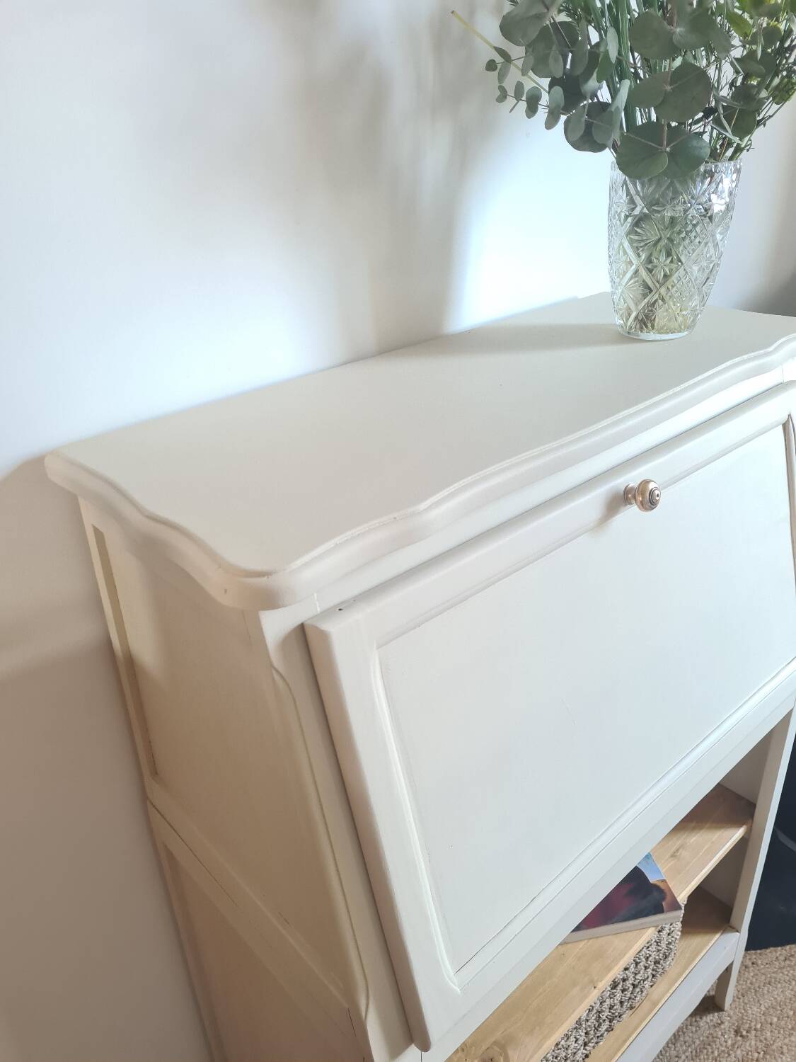 Restored secretary, 1980s