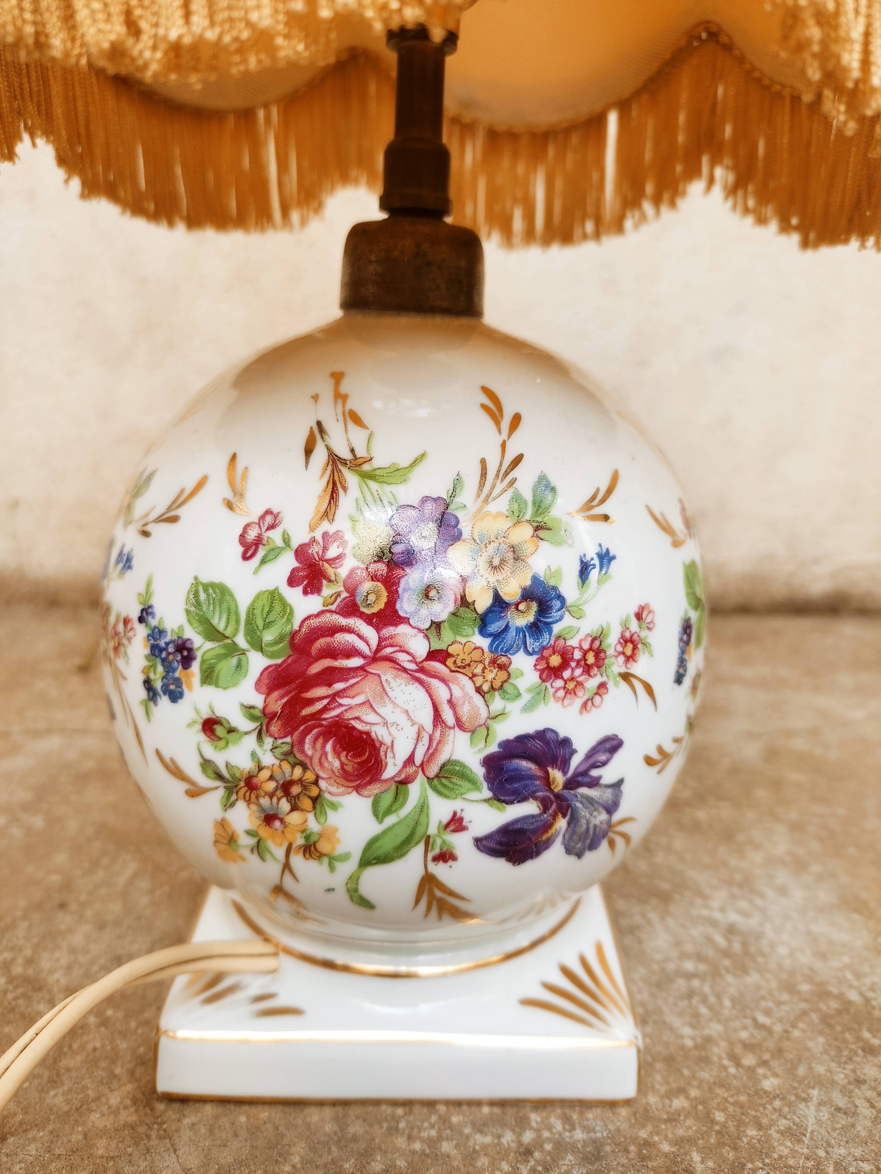 Porcelain ball lamp