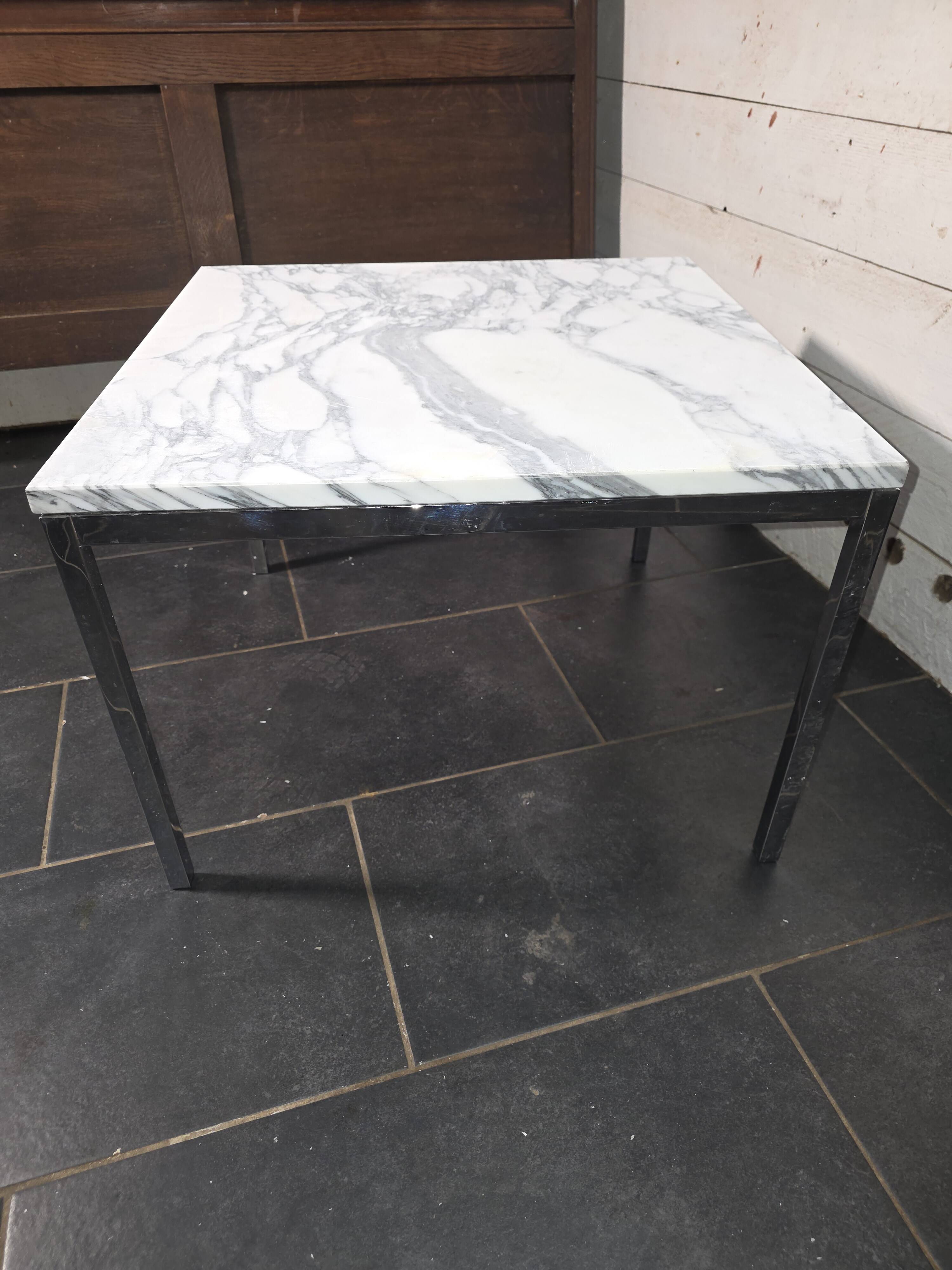 Table basse Roche Bobois en métal chromé dessus marbre,  1970