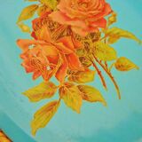 Corbeille ancienne en tôle peinte et osier tressé, décor de roses