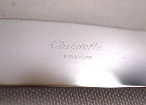 Christofle Spatours, 12 silver-plated table knives, in excellent condition.