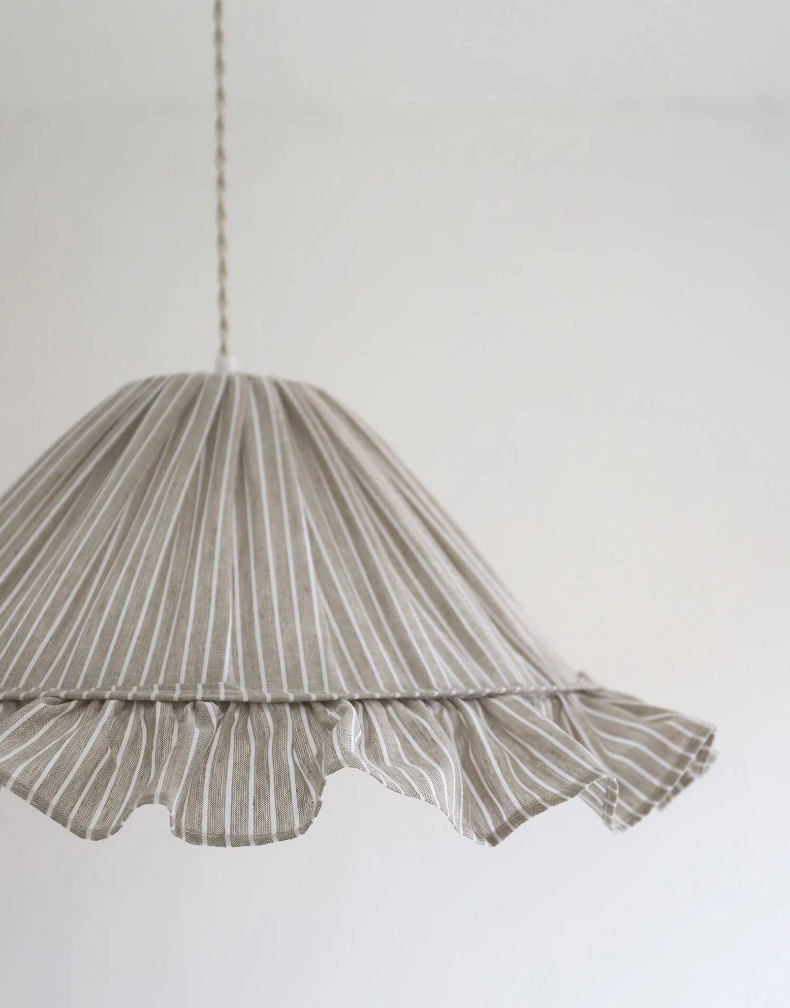Suspension Emilia, pleated lampshade with frills, olive stripes