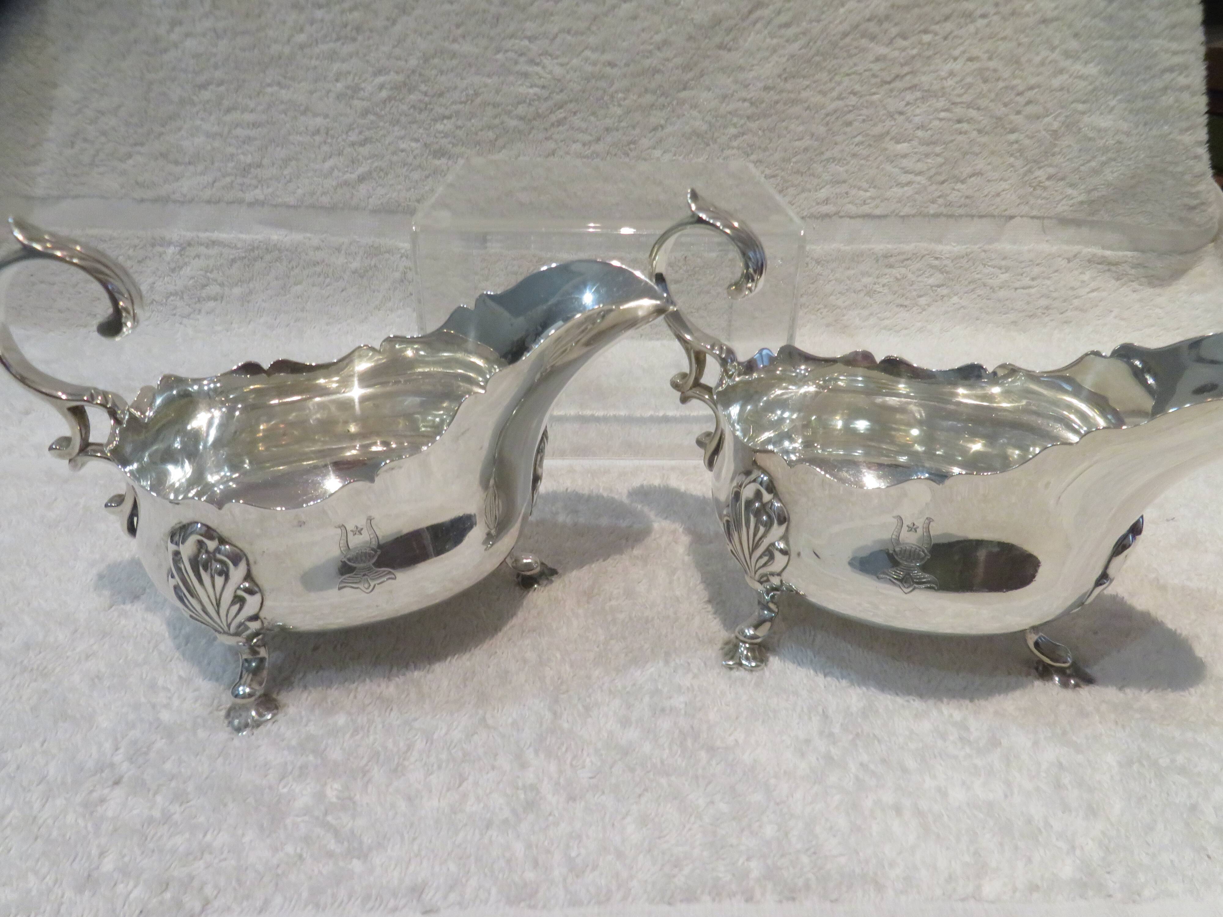 Pair of 925 silver sauce boats Martin Hall Sheffield 1910 engraved Star Harp