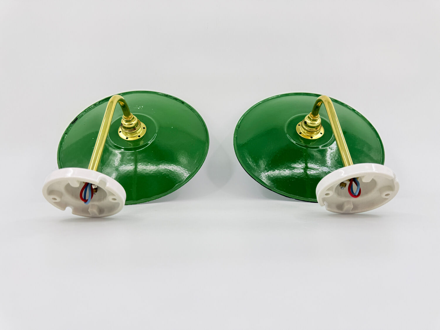 Enamelled sheet metal wall lights