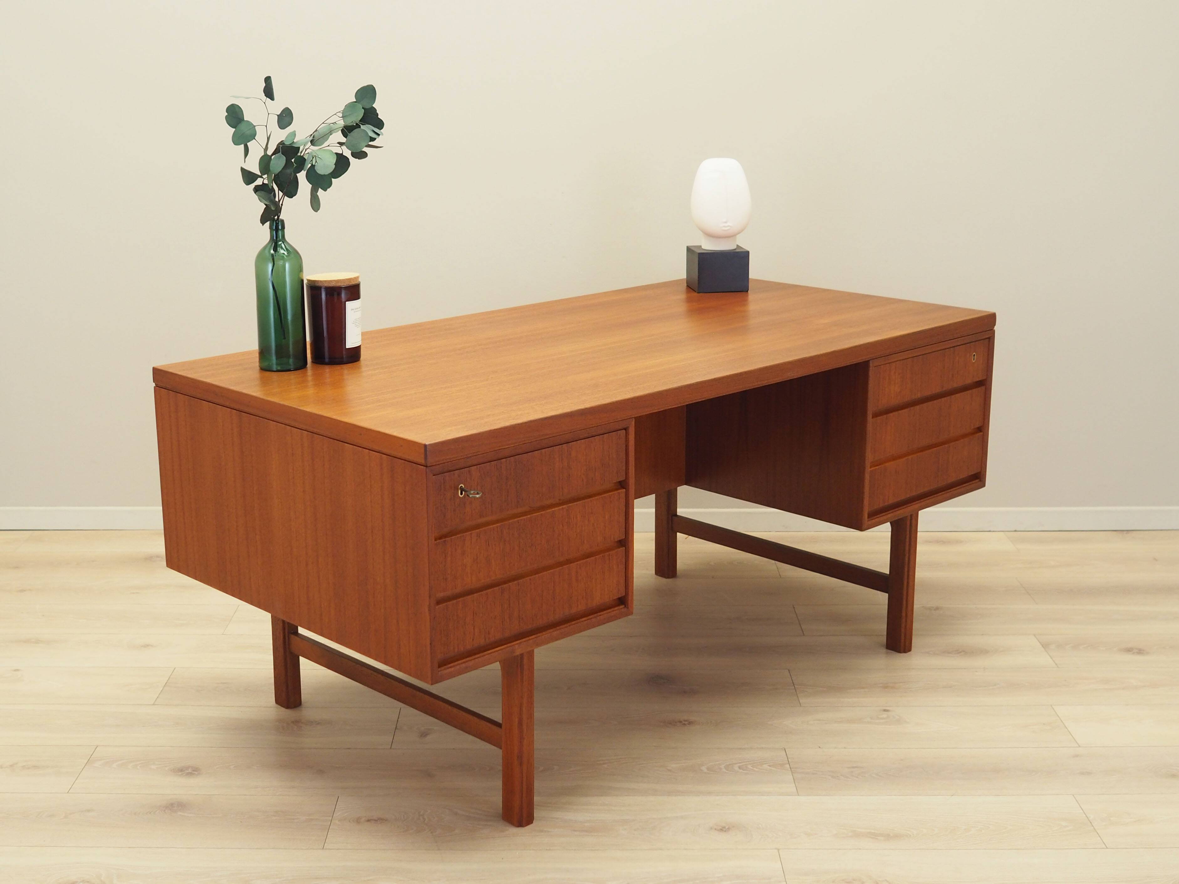 Teak desk, Danish design, 1970s, production: Denmark