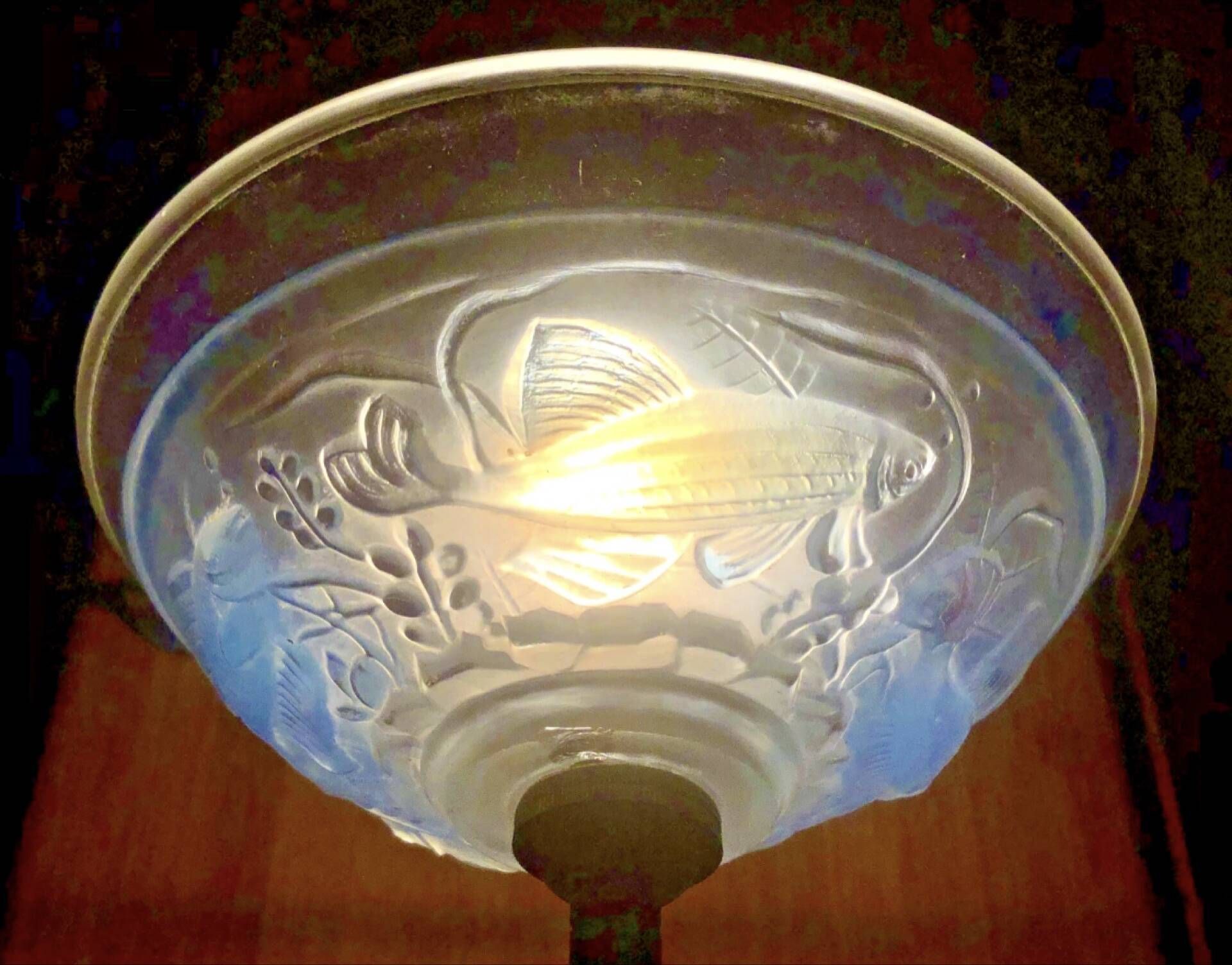 Art Deco lamp 1930 wrought iron opalescent glass fish Ezan