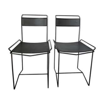 Deux chaises en acier et métal perforé noir design années 80