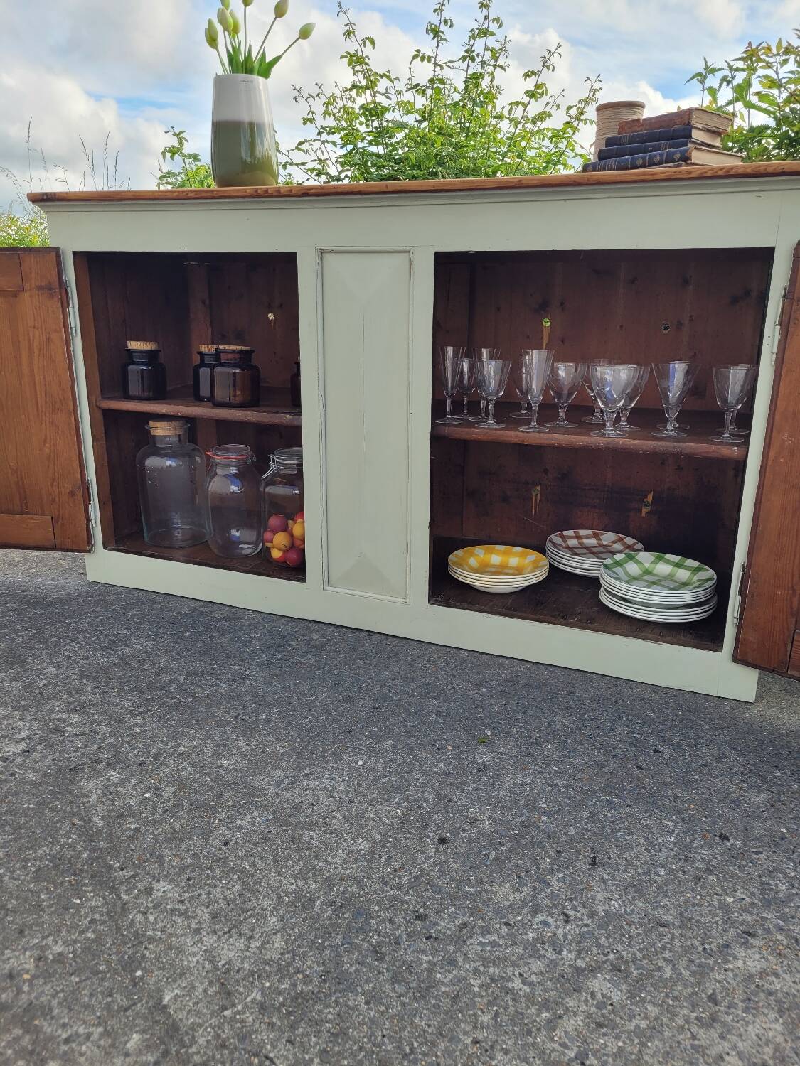 Grand buffet en bois massif