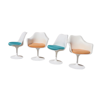 Lot 2 armchairs and 2 Tulip chairs by Eero Saarinen