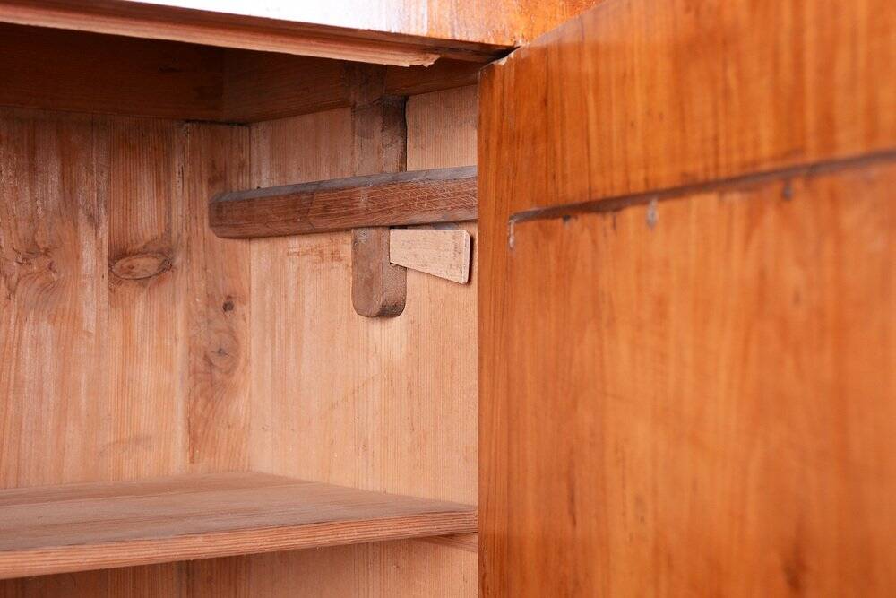 Biedermeier Cabinet in Walnut, Austria, 1830s