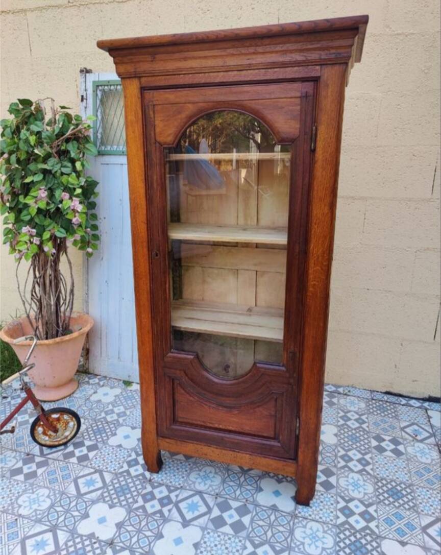 Vintage library bonnet maker