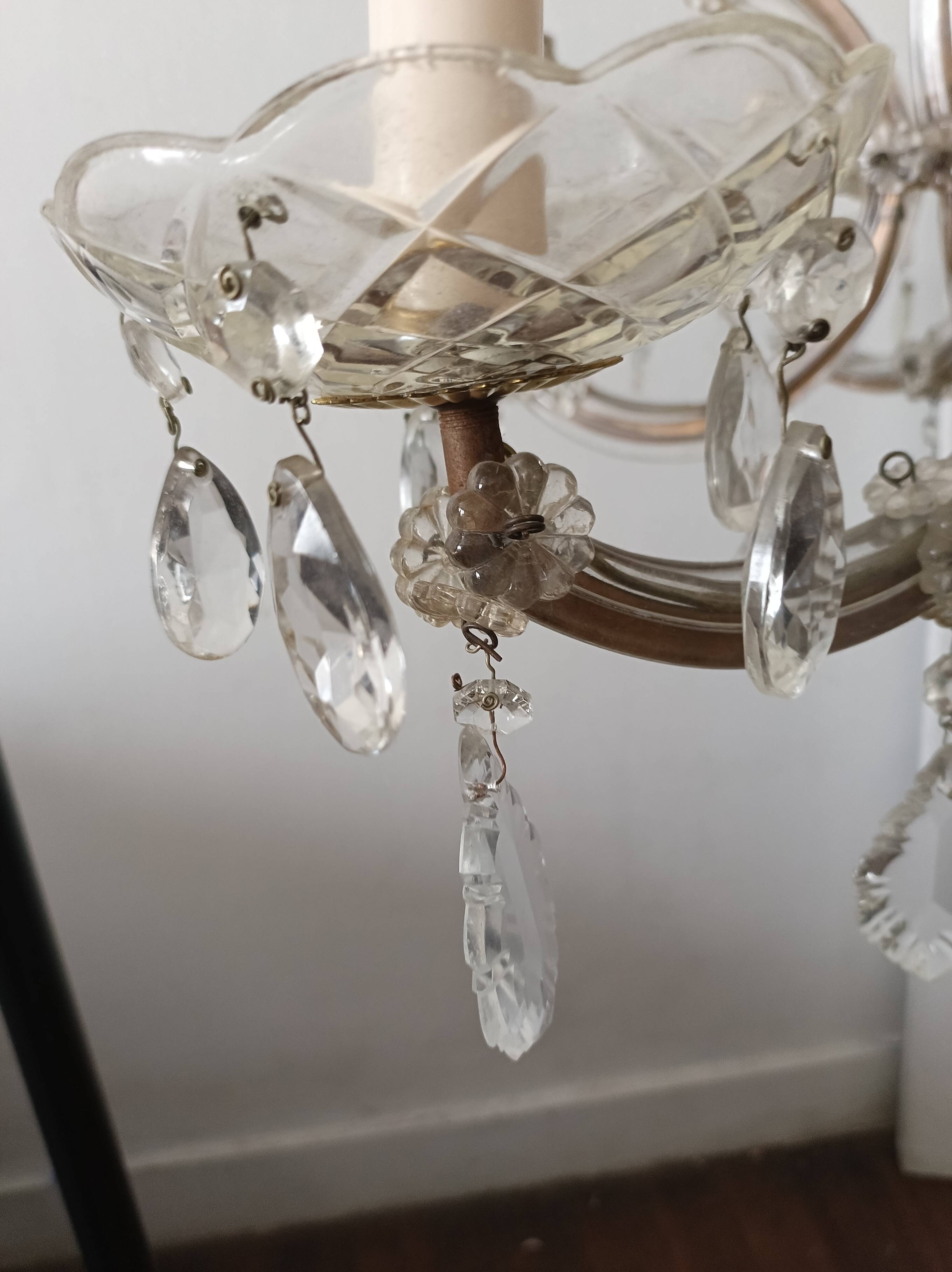Glass pendant chandelier