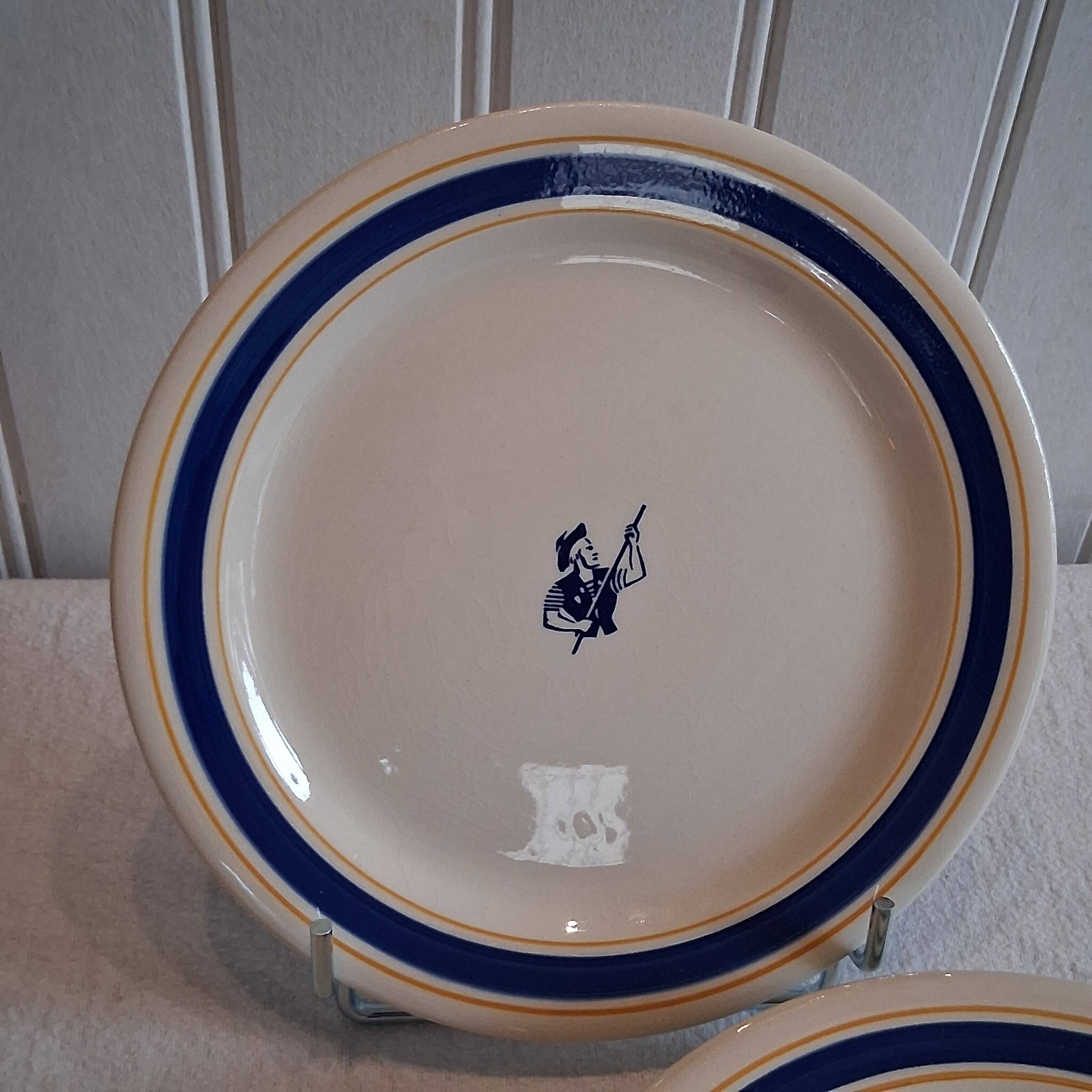 Set of 7 advertising plates from Gien "Gondolo" in good condition.