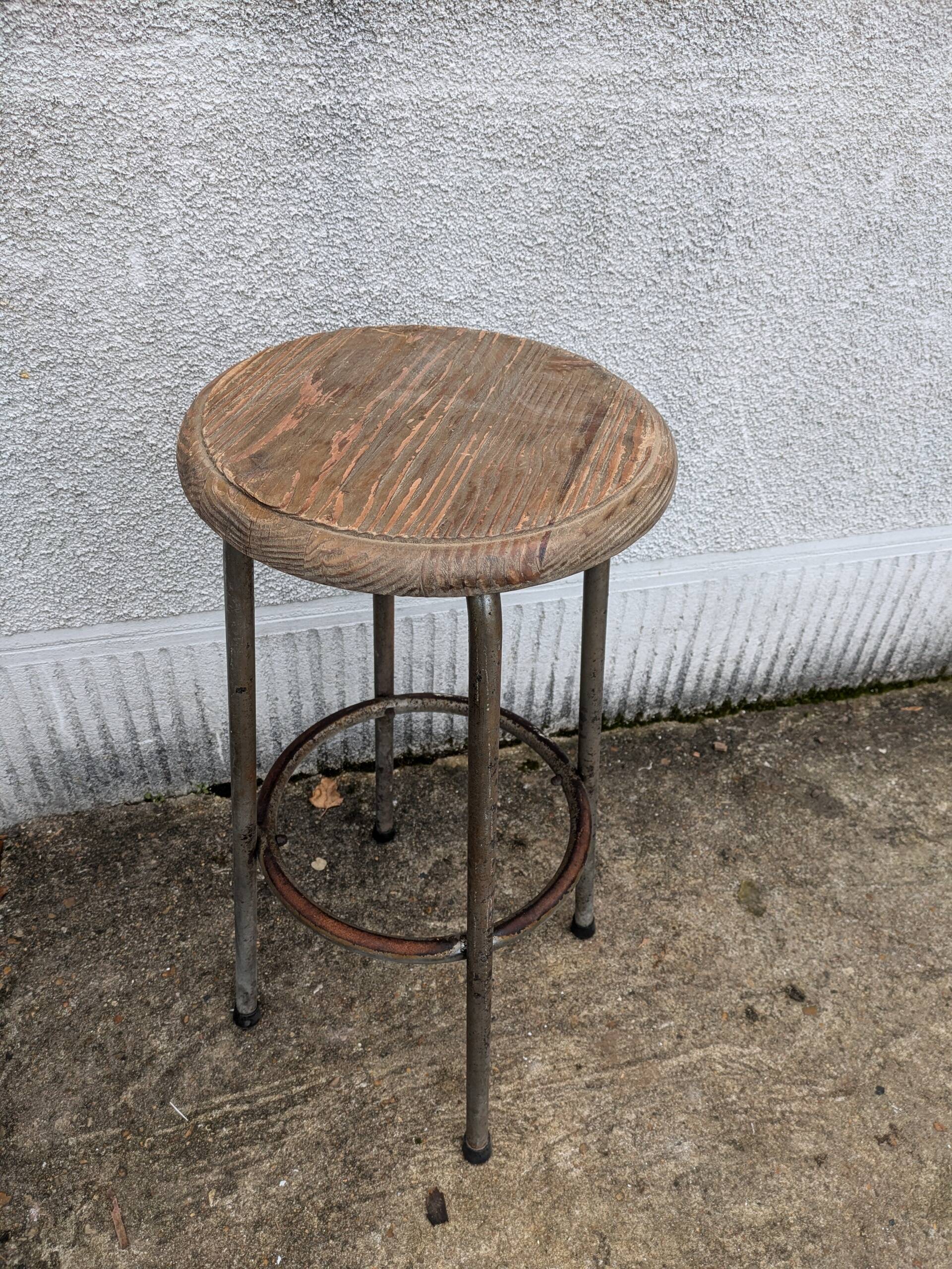 Tabouret haut d'atelier