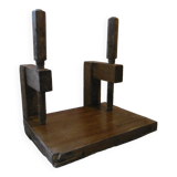 Bookends wood joints for shelf
