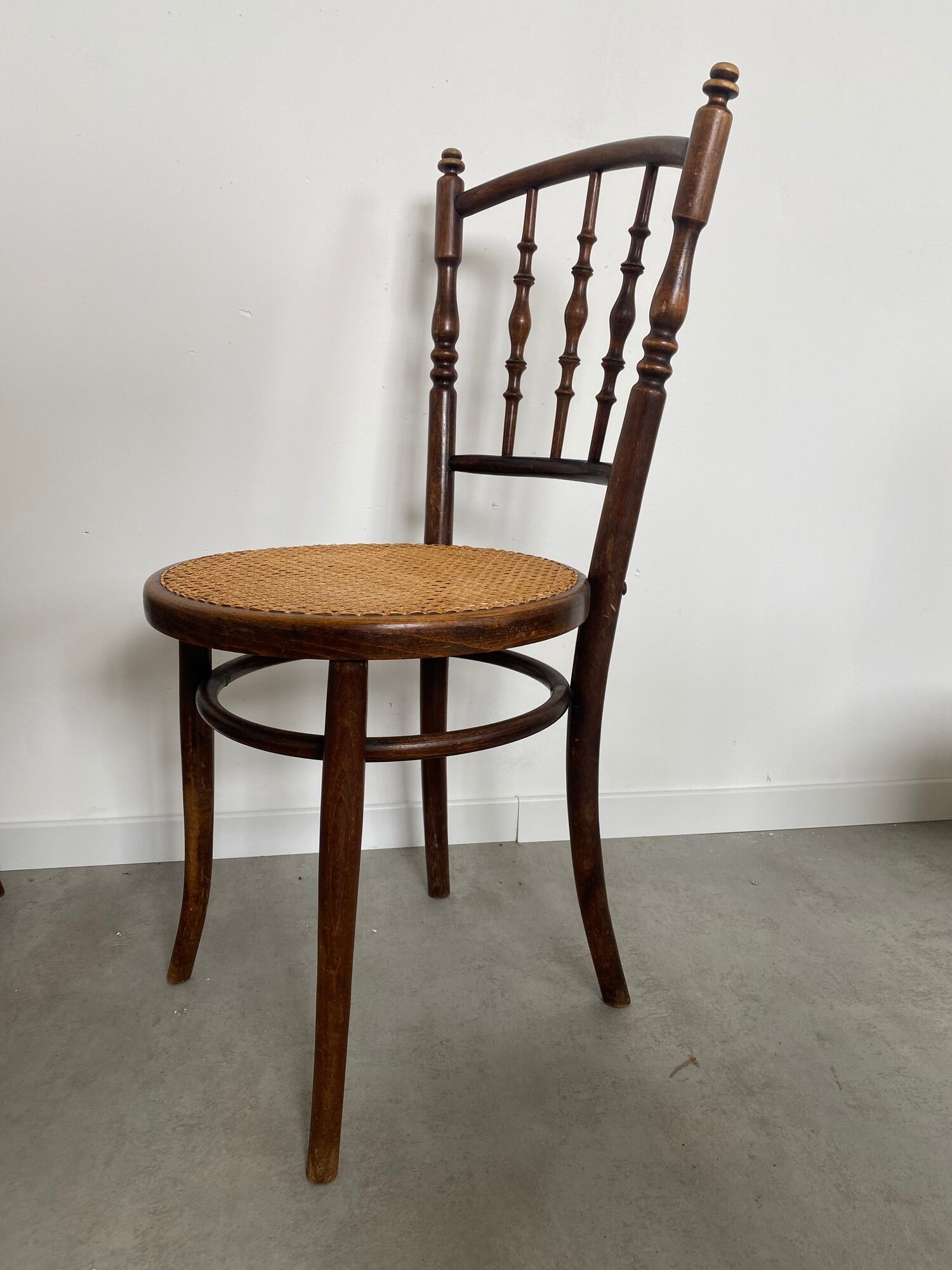 4 anciennes chaises de bistrot début 19 eme Josef Hoffmann bois cannage