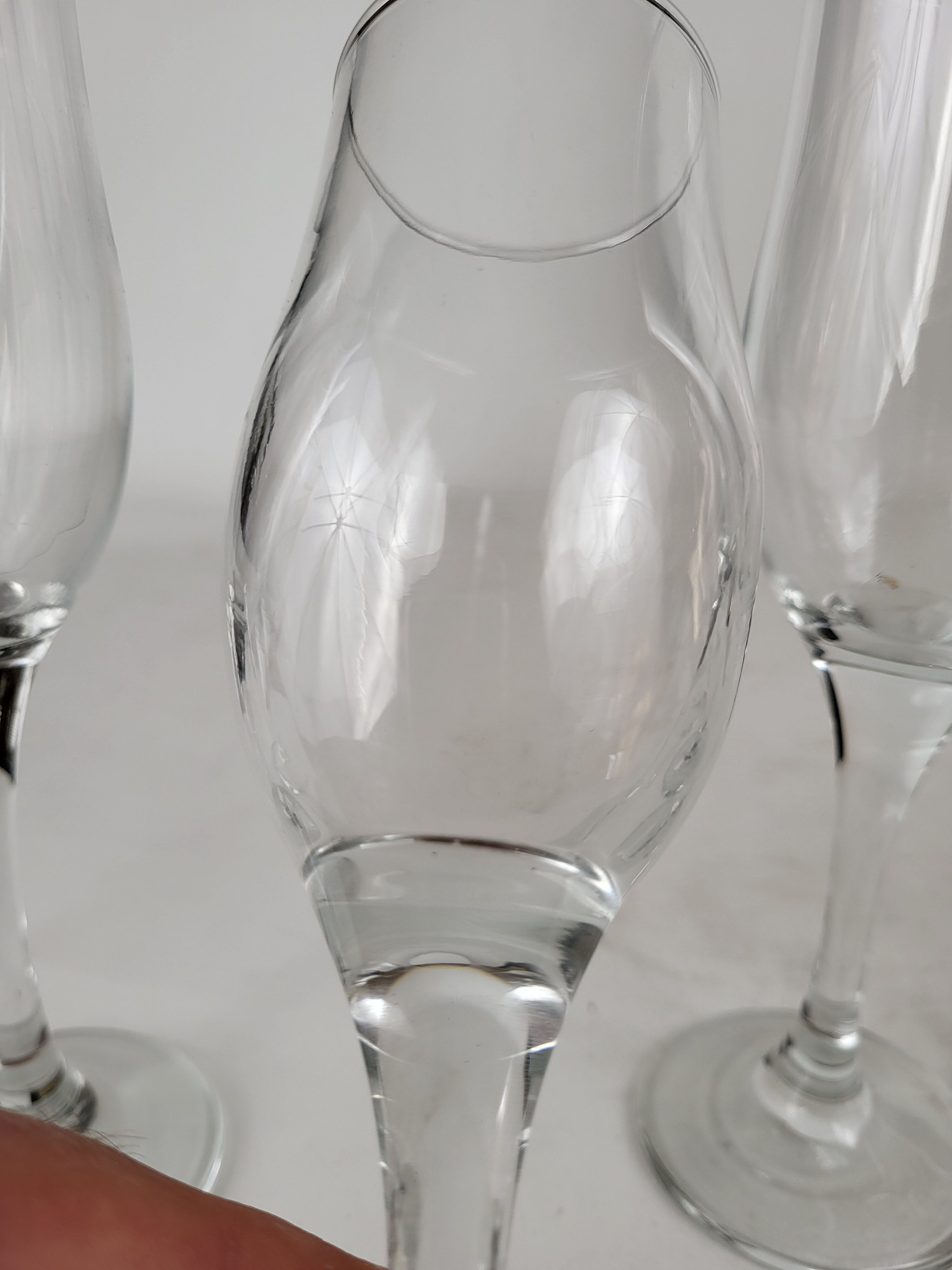 Set of 6 glass champagne flutes